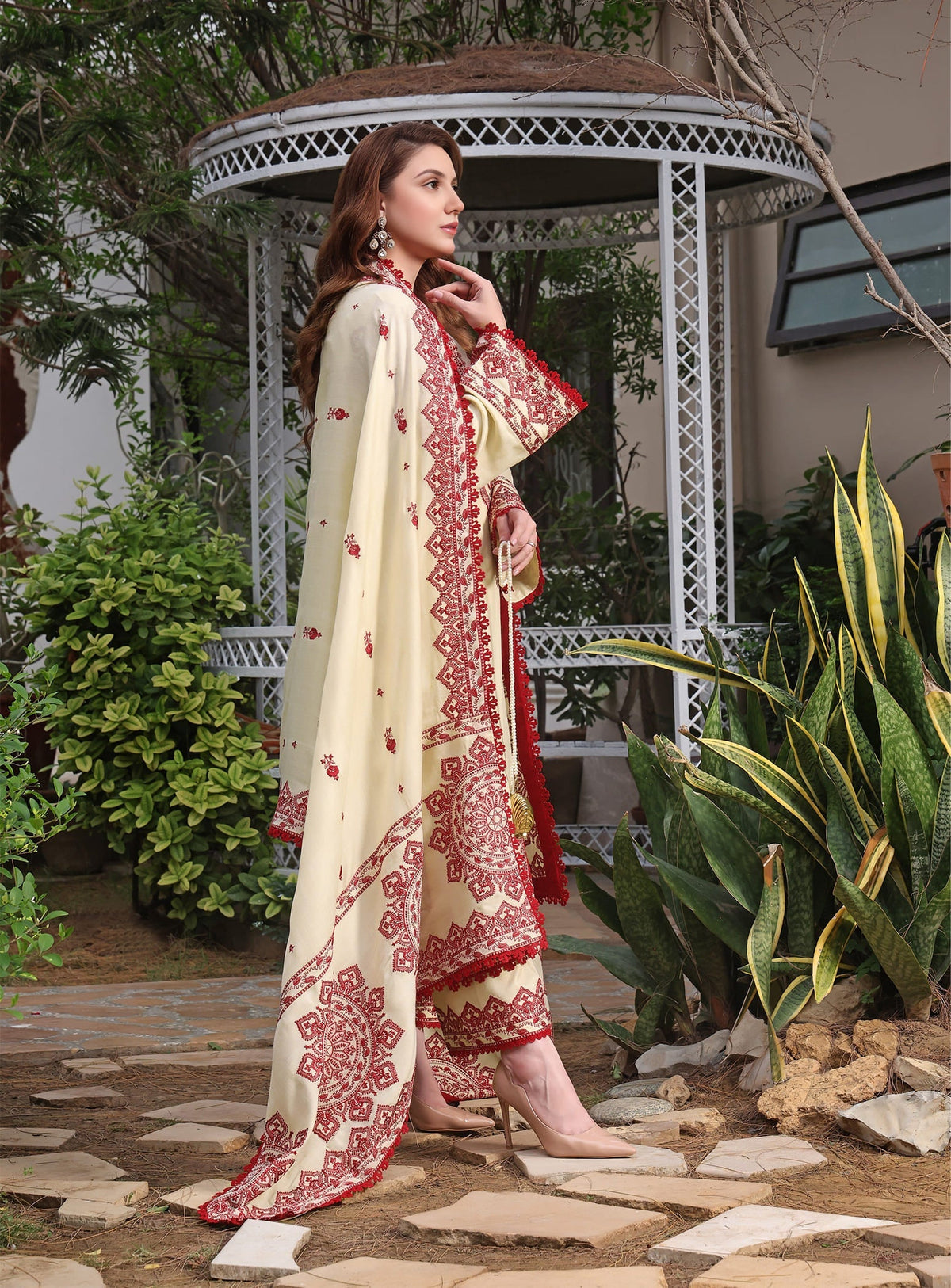 ALEESHA EMBROIDERY 3PC
